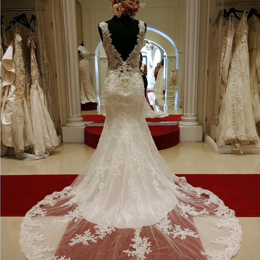 Eve of Milady Style: 1553
Color: Ivory/Ivory